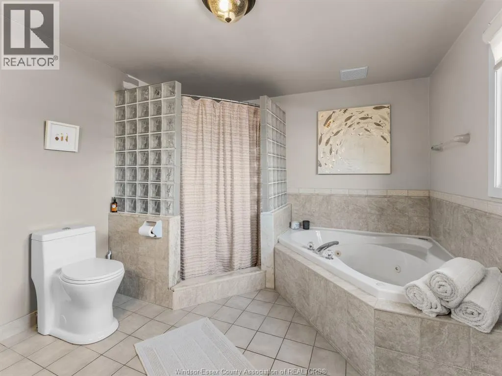 1122 Heritage ROAD