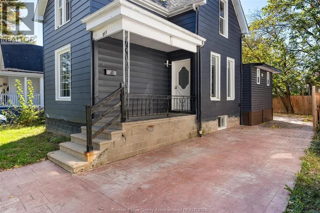 811 LANGLOIS AVENUE