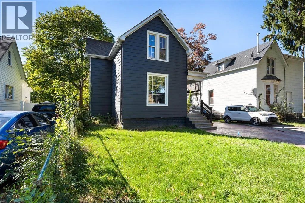 811 LANGLOIS AVENUE