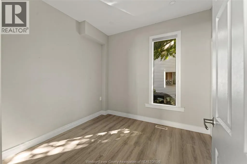 811 LANGLOIS AVENUE