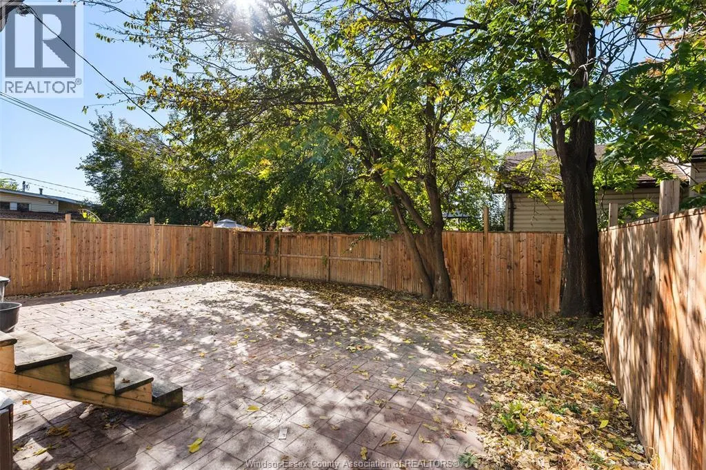 811 LANGLOIS AVENUE