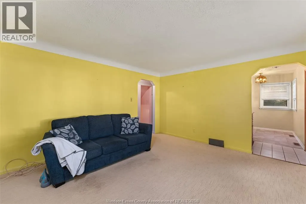 2567 KILDARE ROAD