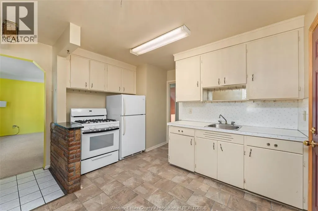 2567 KILDARE ROAD