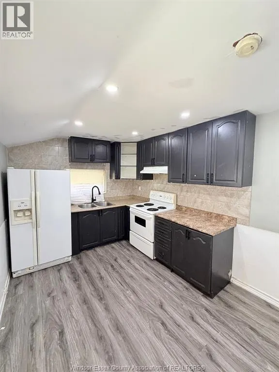 1889 UNIVERSITY AVENUE West Unit# 2
