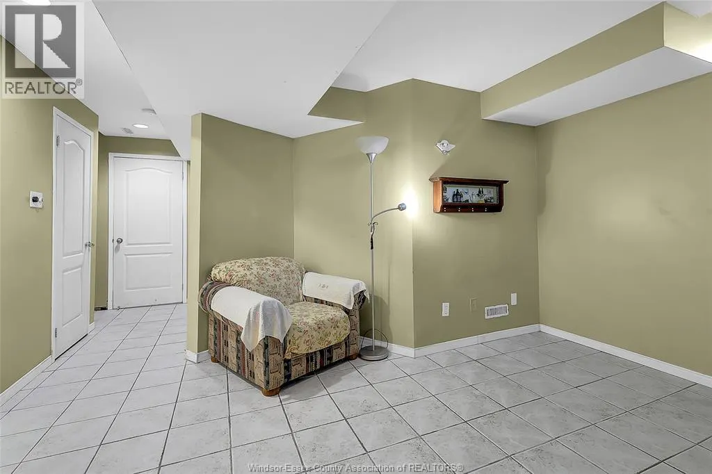 948 LEMONWOOD