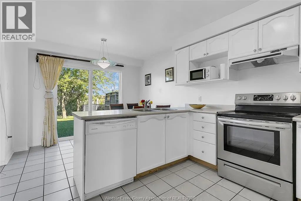 948 LEMONWOOD