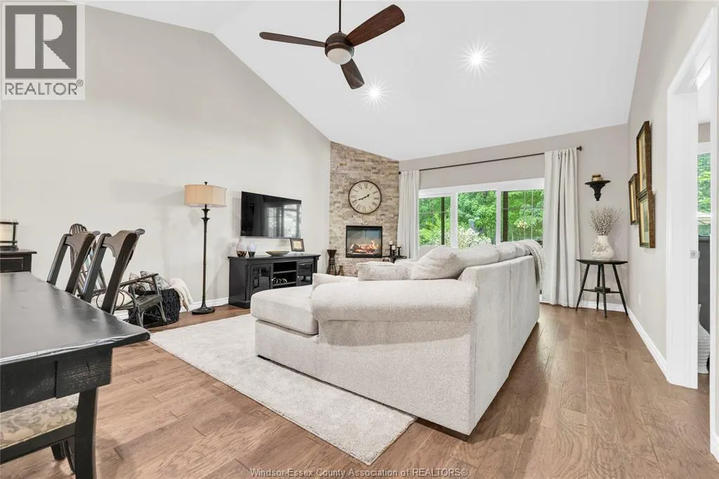 57 RED OAK CRESCENT
