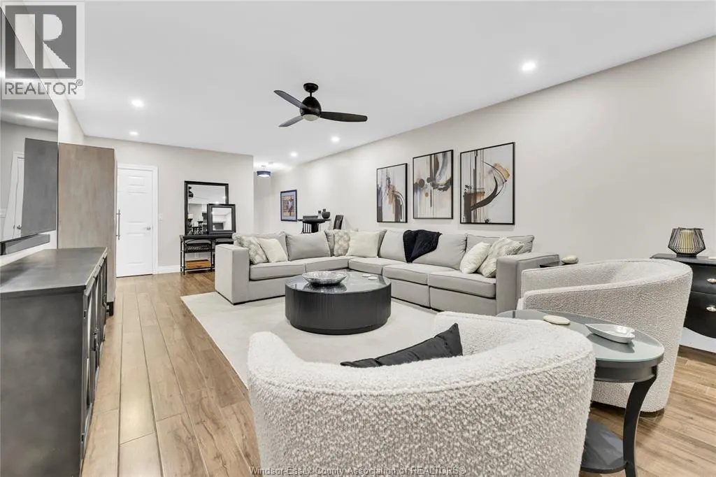 57 RED OAK CRESCENT
