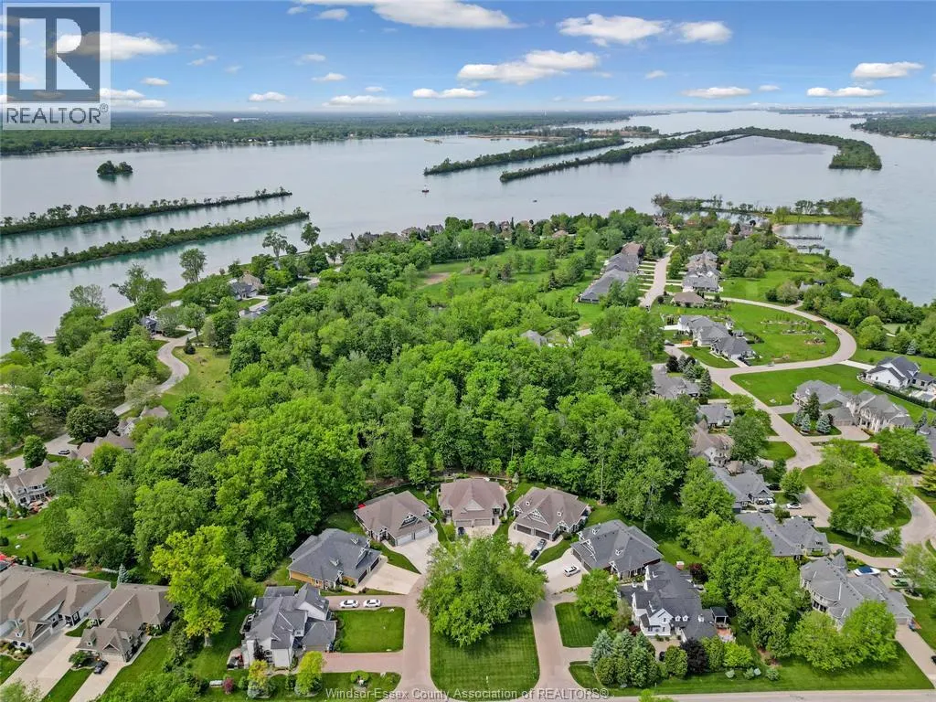 57 RED OAK CRESCENT