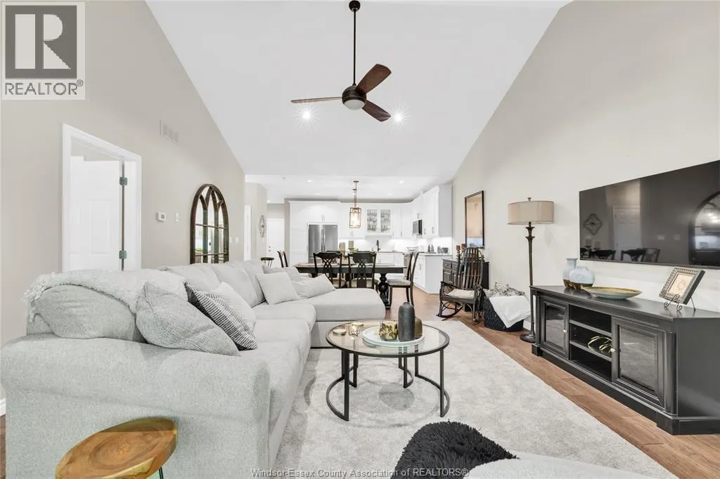 57 RED OAK CRESCENT