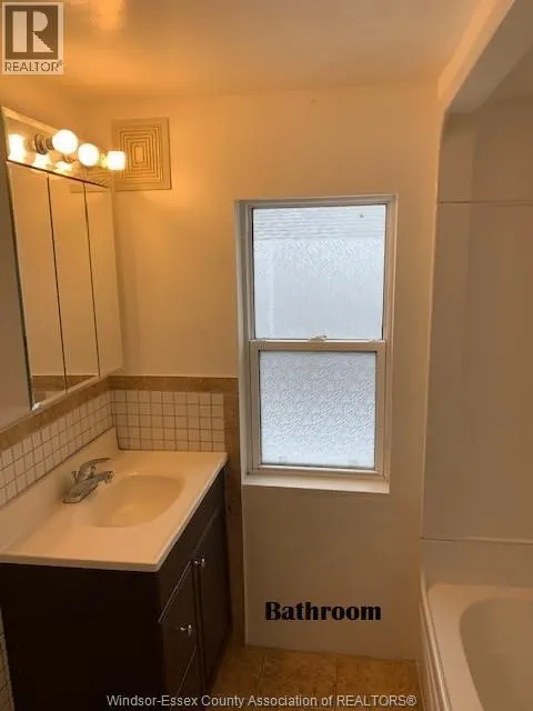 3529 QUEEN STREET Unit# 2