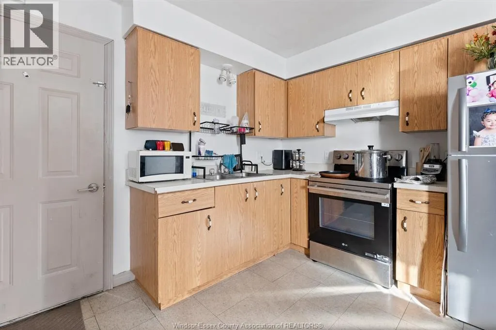 25 CLARK STREET West