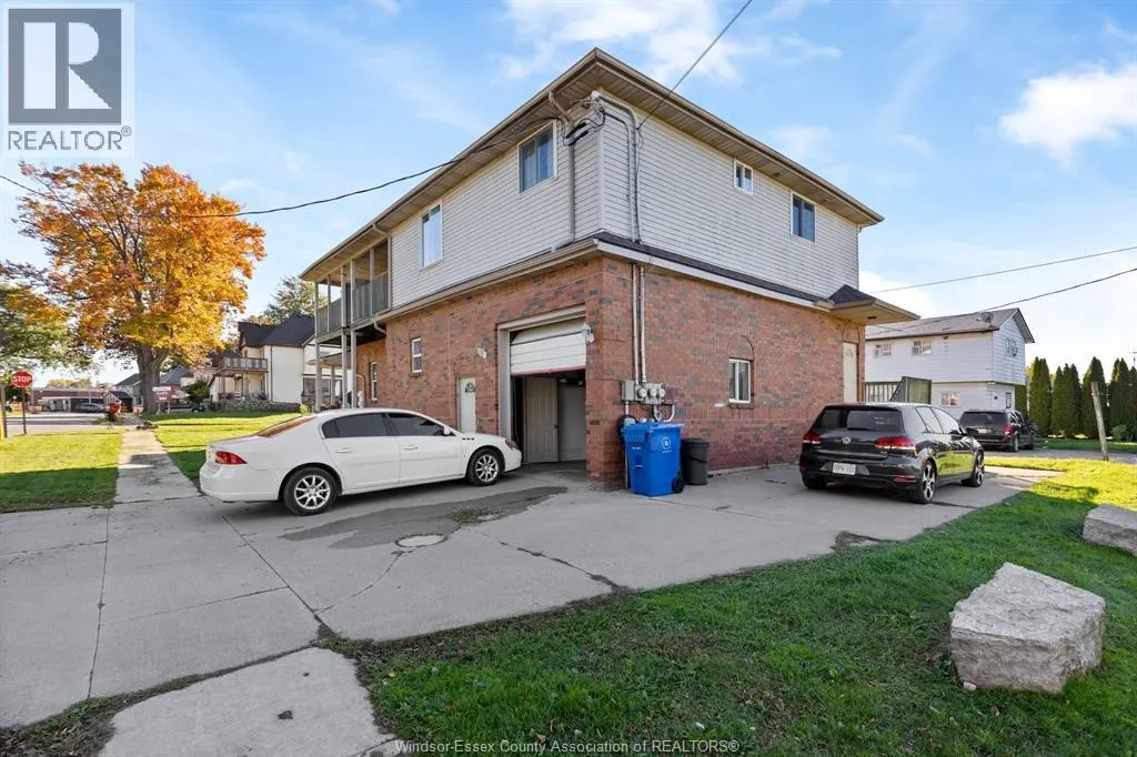 25 CLARK STREET West