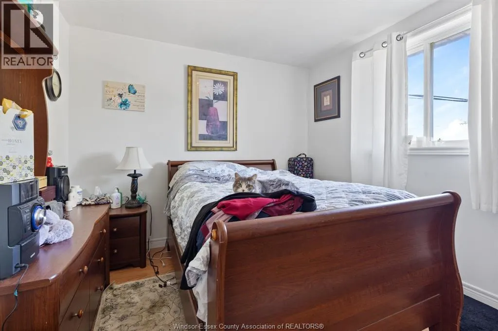 25 CLARK STREET West
