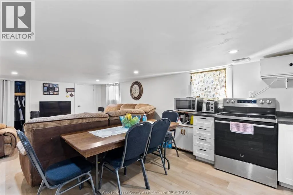 25 CLARK STREET West