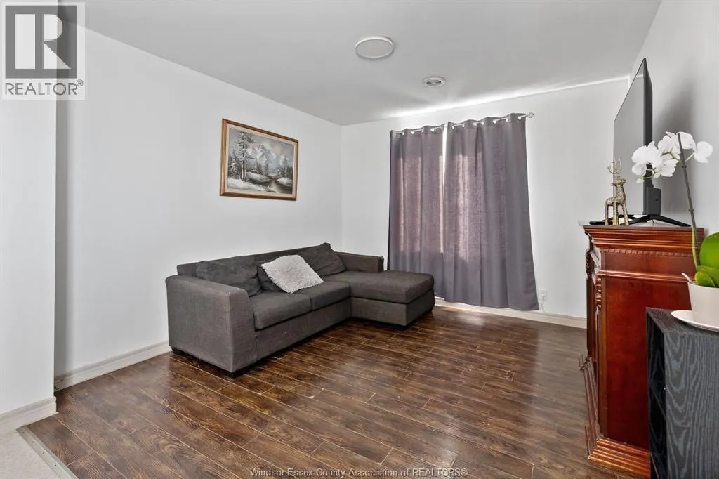 25 CLARK STREET West
