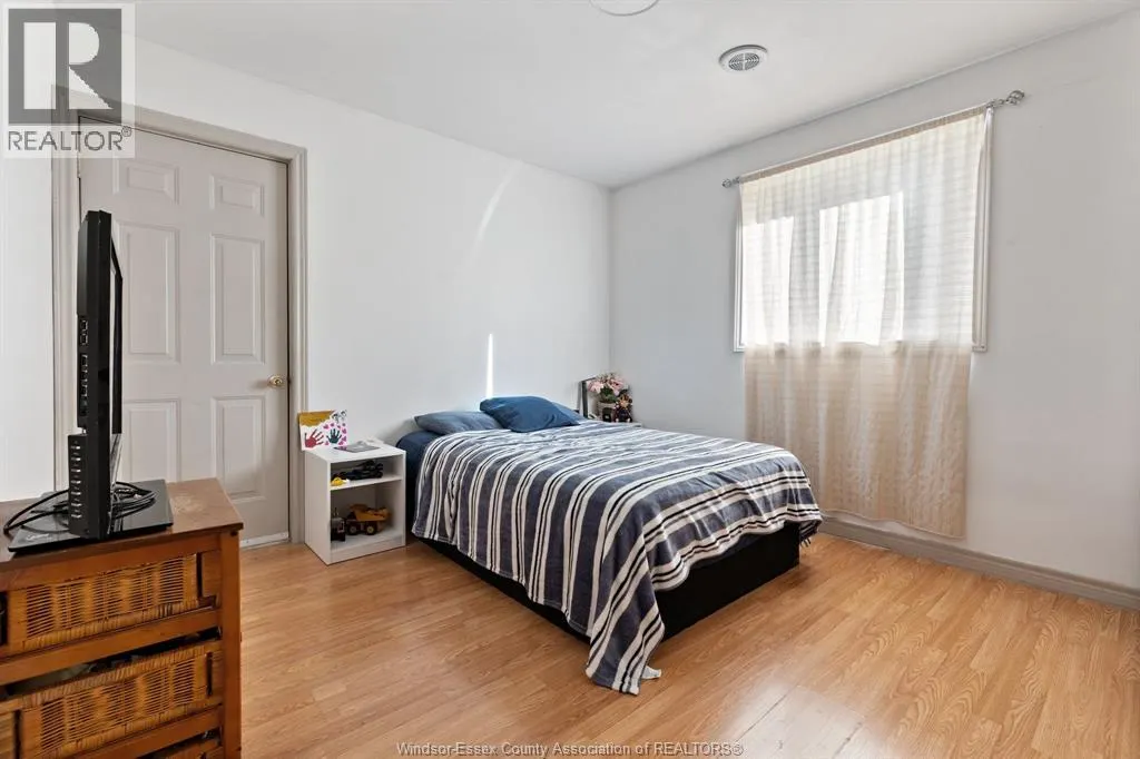 25 CLARK STREET West