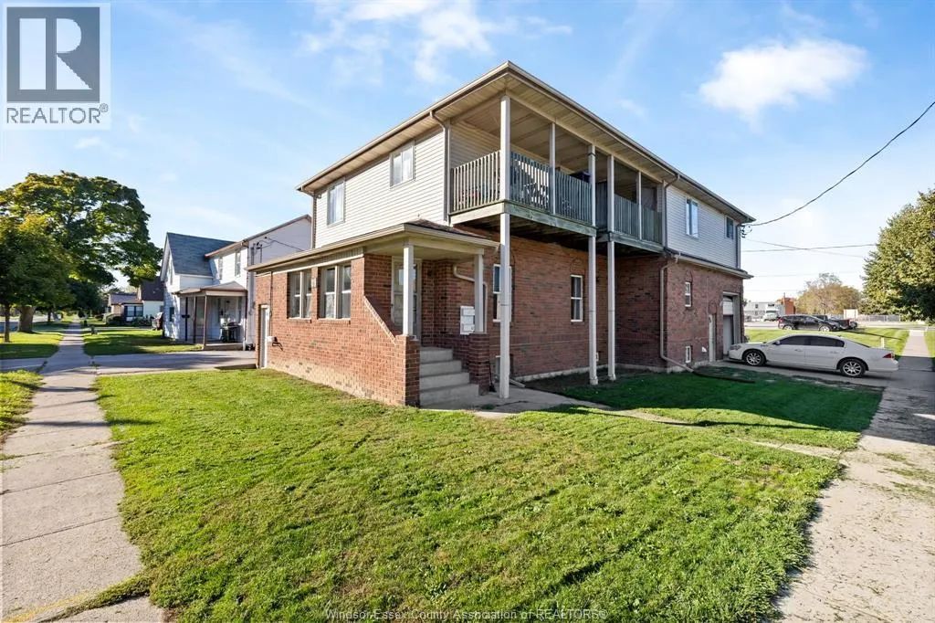 25 CLARK STREET West