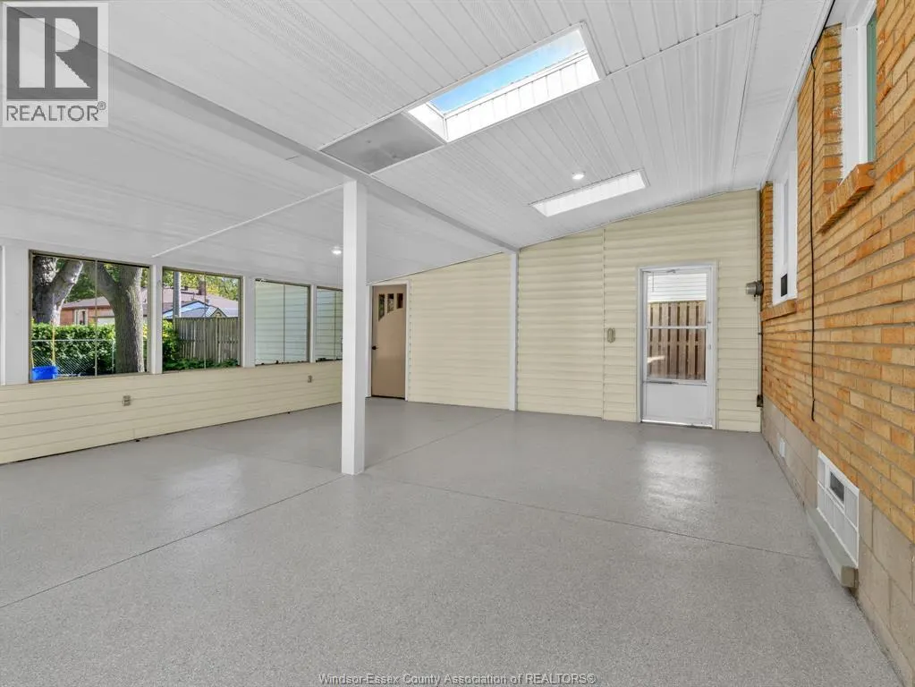 3518 WOODLAND AVENUE