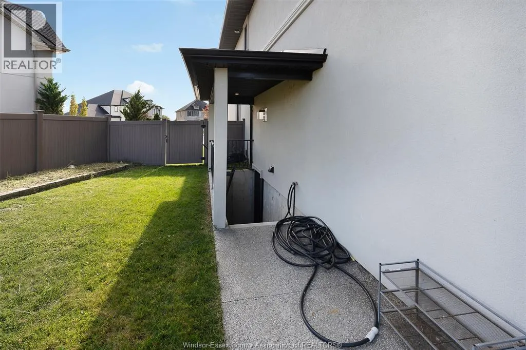 60 AUGUSTUS COURT
