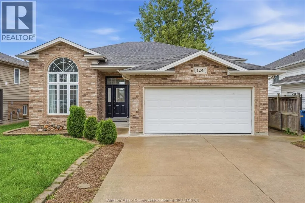 124 HIGGINS CRESCENT