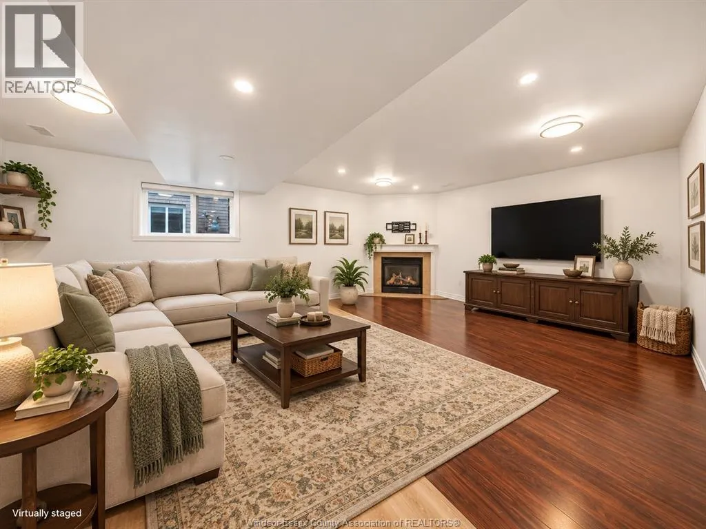 124 HIGGINS CRESCENT