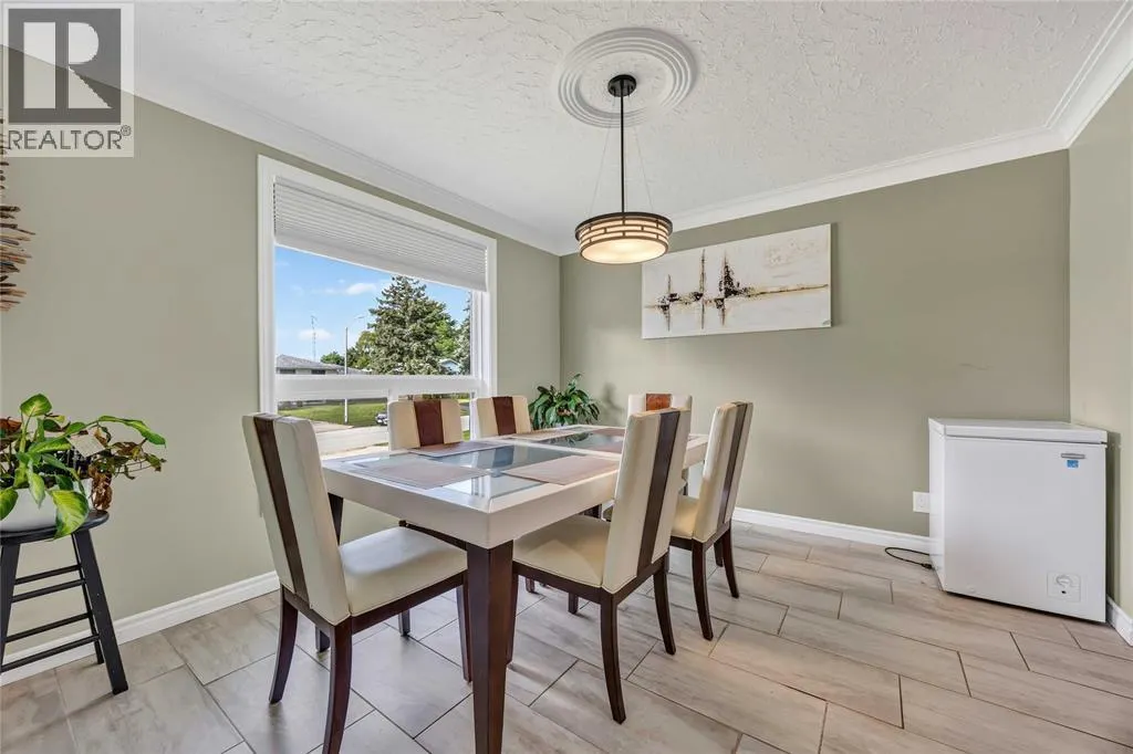 266 Clairwood CRESCENT