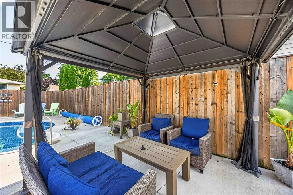 266 Clairwood CRESCENT