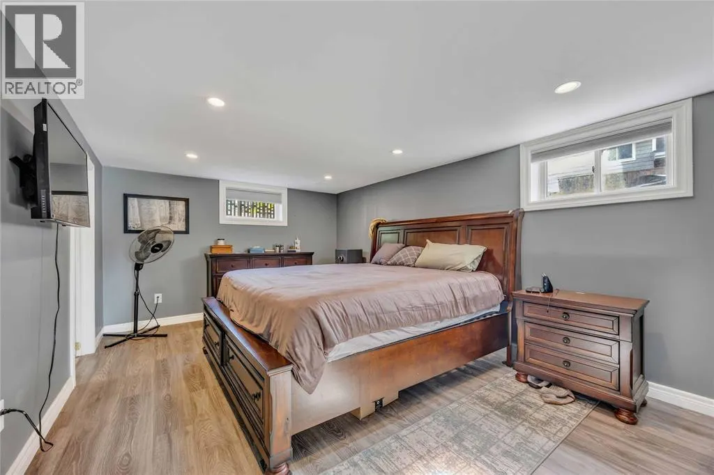 266 Clairwood CRESCENT