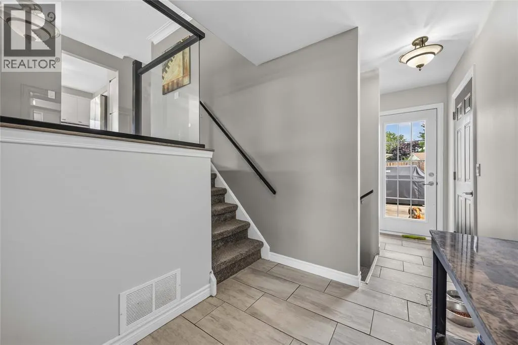 266 Clairwood CRESCENT