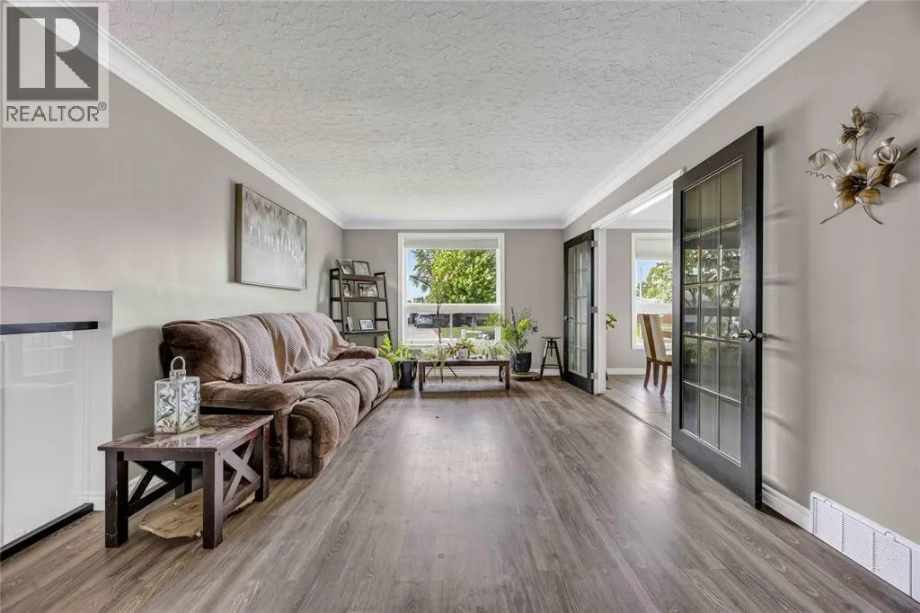 266 Clairwood CRESCENT