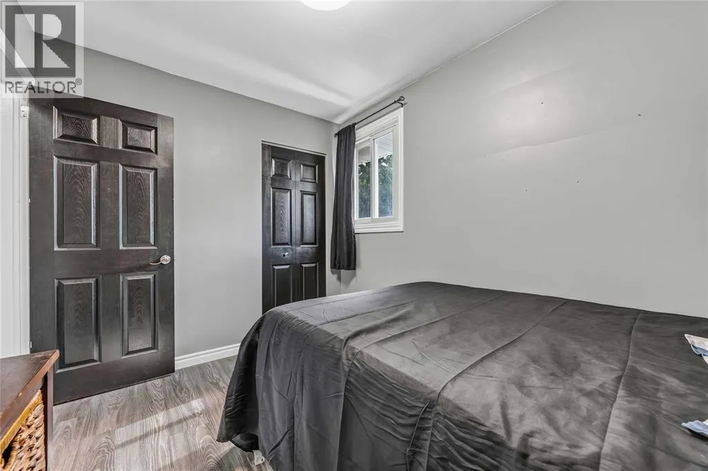 266 Clairwood CRESCENT