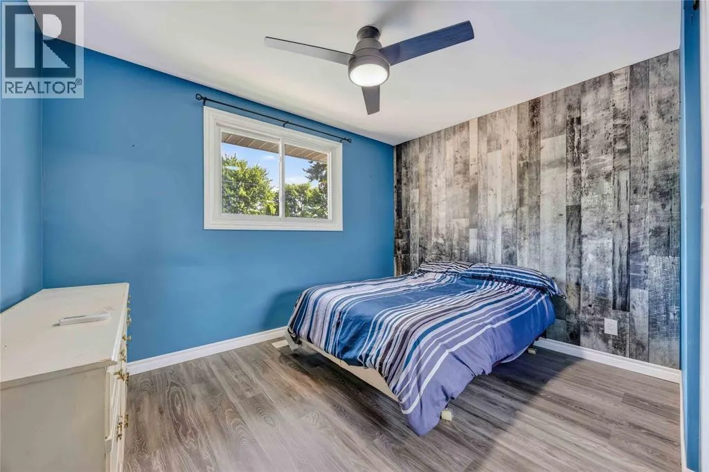 266 Clairwood CRESCENT