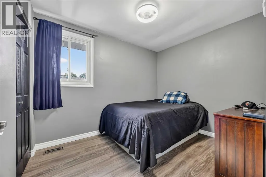 266 Clairwood CRESCENT