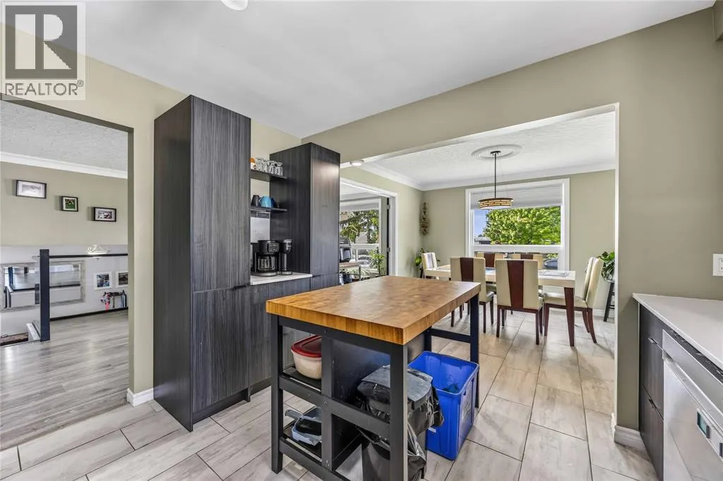 266 Clairwood CRESCENT