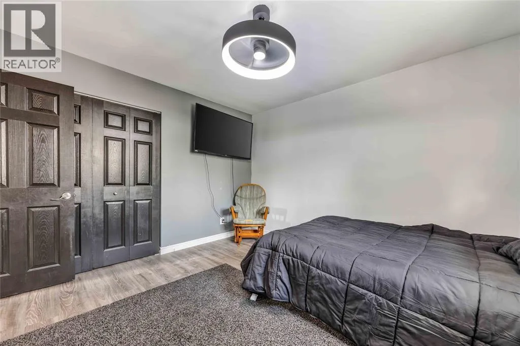 266 Clairwood CRESCENT