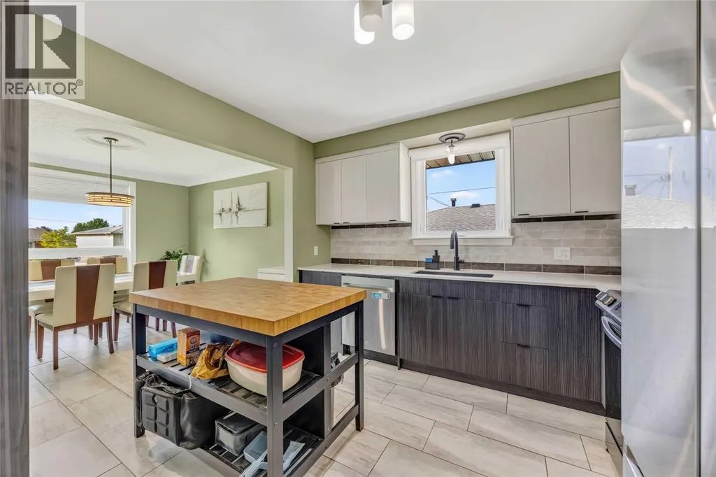 266 Clairwood CRESCENT