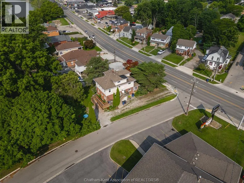 266 Grand AVENUE West