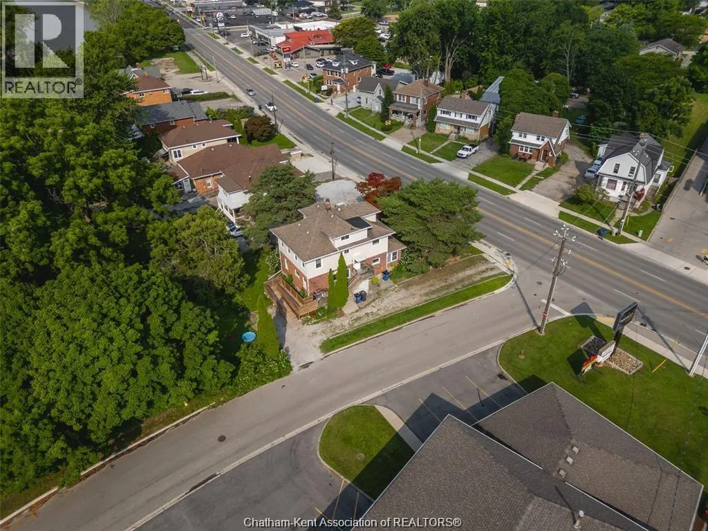 266 Grand AVENUE West