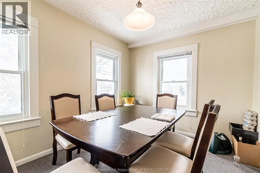 266 Grand AVENUE West