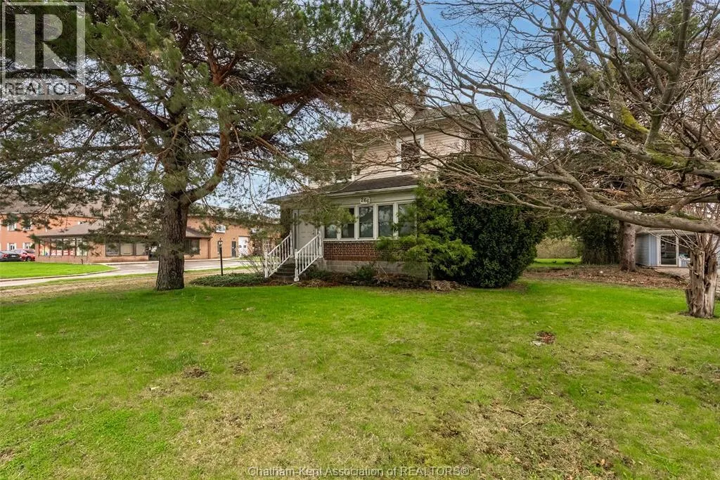 266 Grand AVENUE West