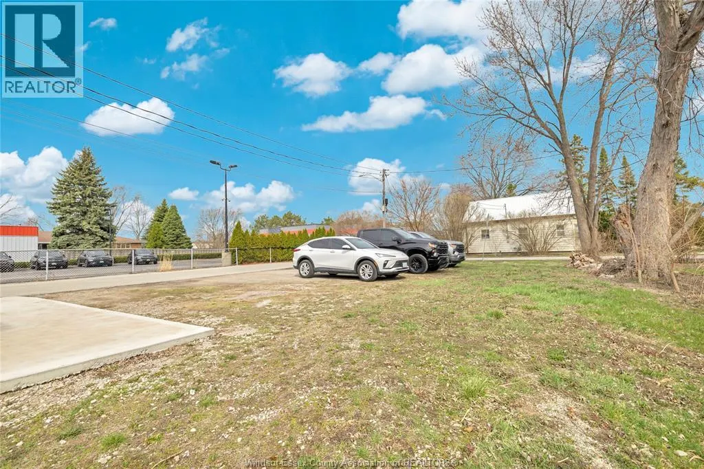 9572 TECUMSEH ROAD