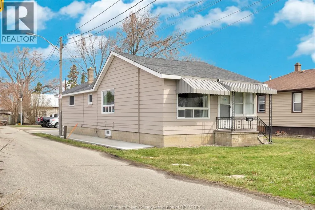 9572 TECUMSEH ROAD