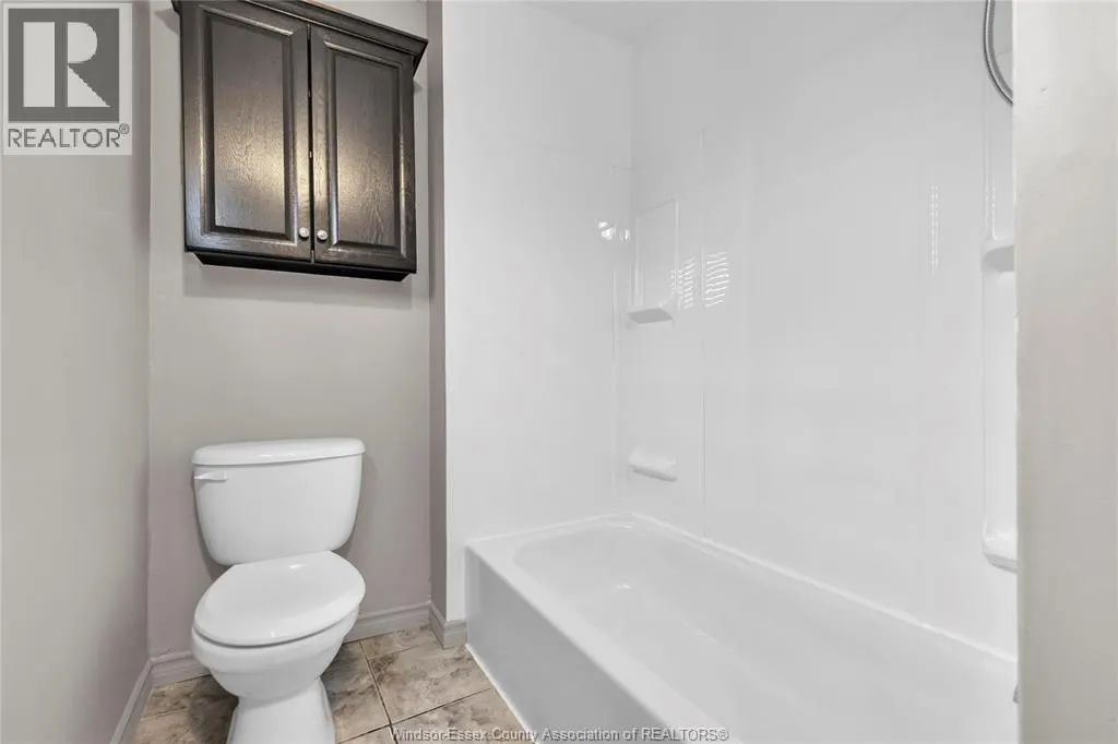 9572 TECUMSEH ROAD