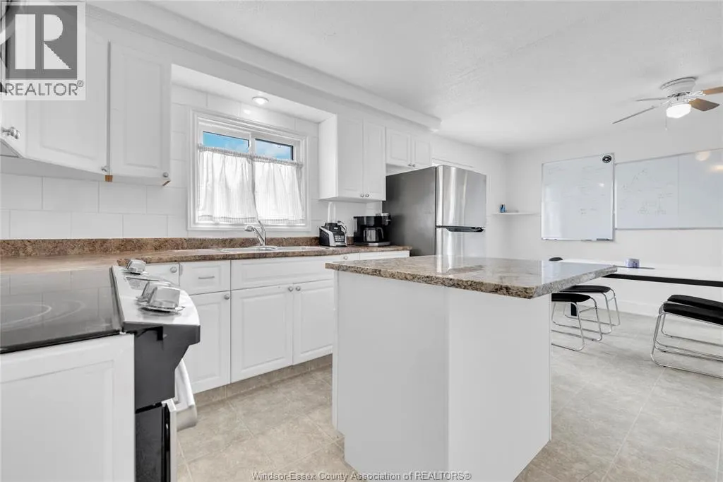 9572 TECUMSEH ROAD