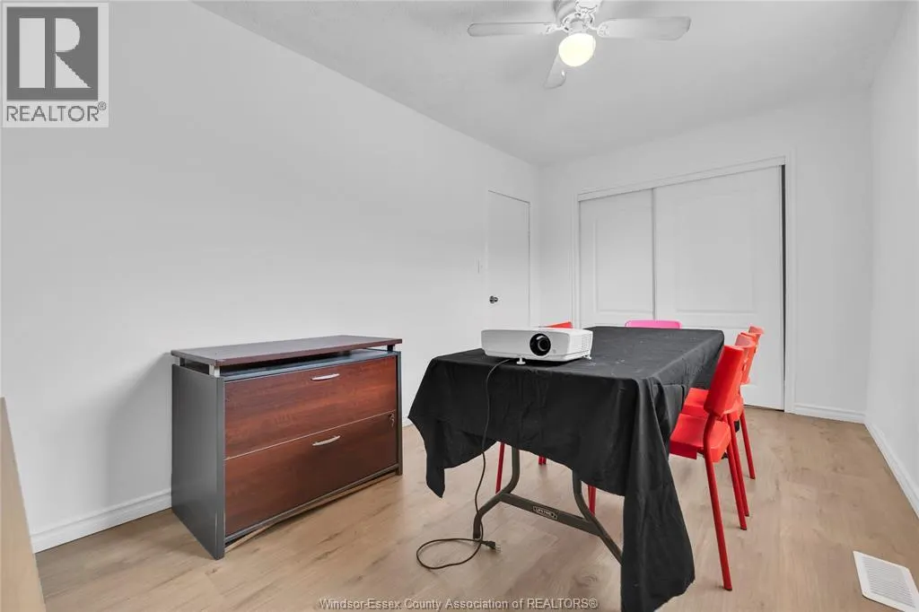 9572 TECUMSEH ROAD