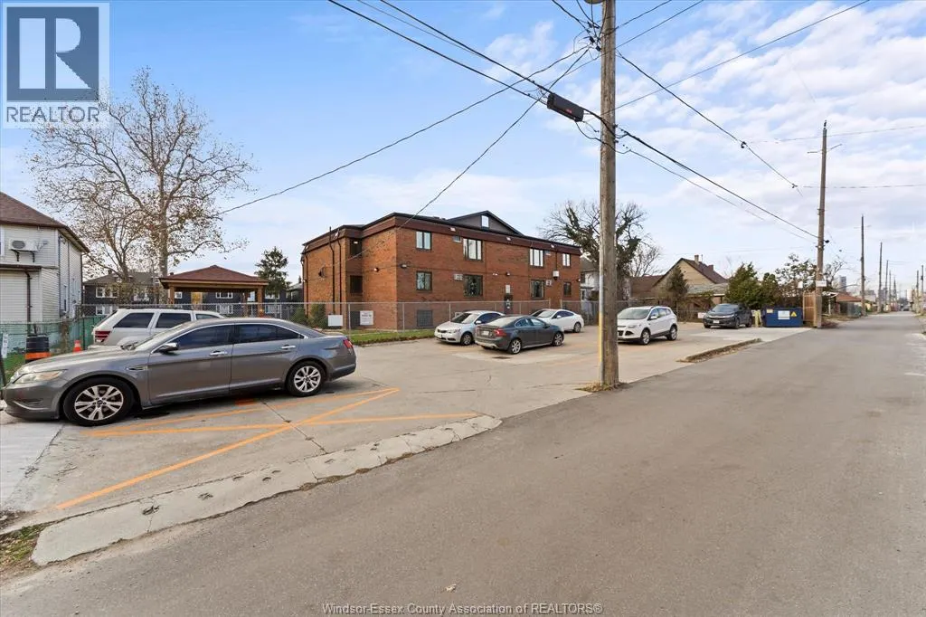 1160 HOWARD Unit# 104