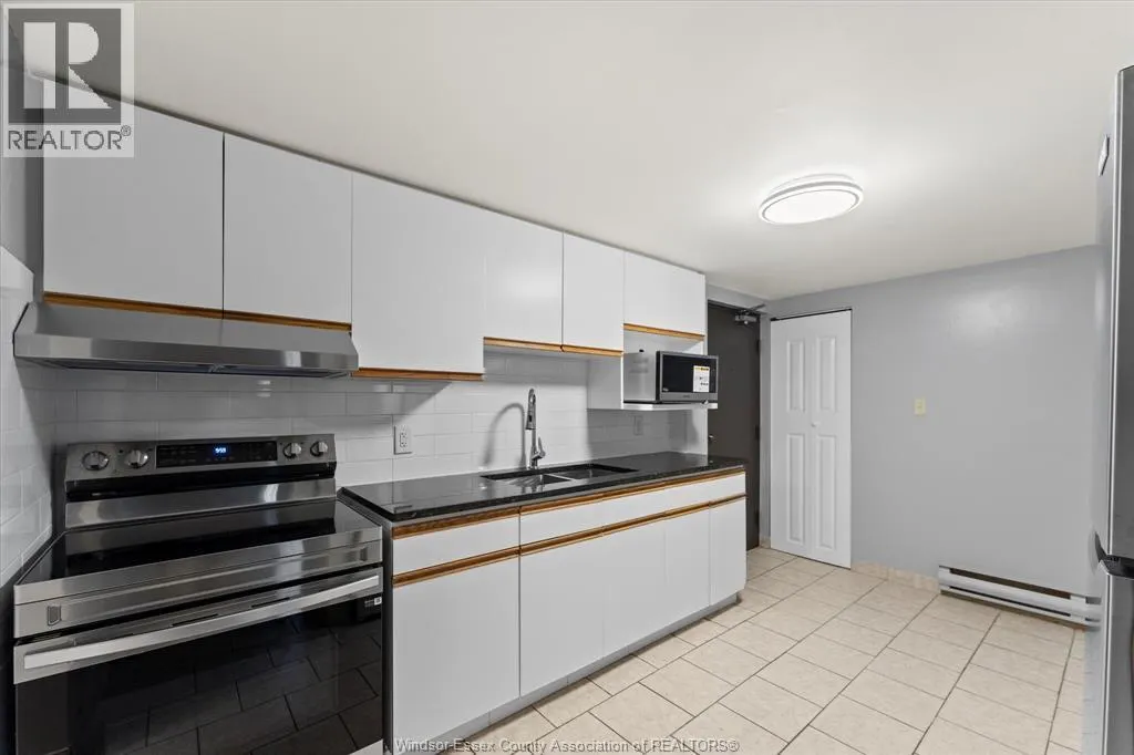1160 HOWARD Unit# 104