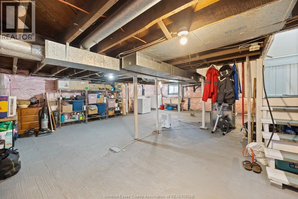 1118 LOUIS AVENUE