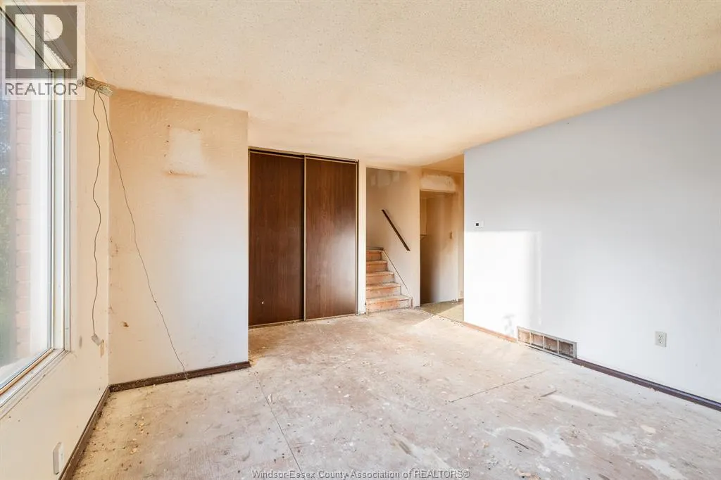 271 BRIEN AVENUE West